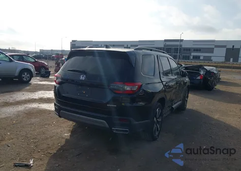 2024 Honda Pilot Touring z USA, uszkodzony, nr VIN 5FNYG2H72RB013343